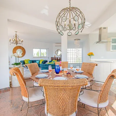 The One Ocean Front - Elegant 3-bedroom Villa *