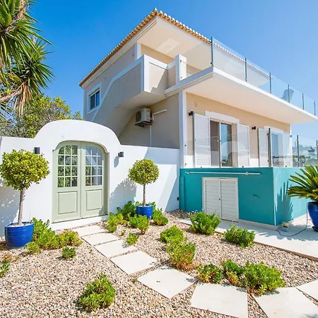 Βίλα The One Ocean Front - Elegant 3-bedroom