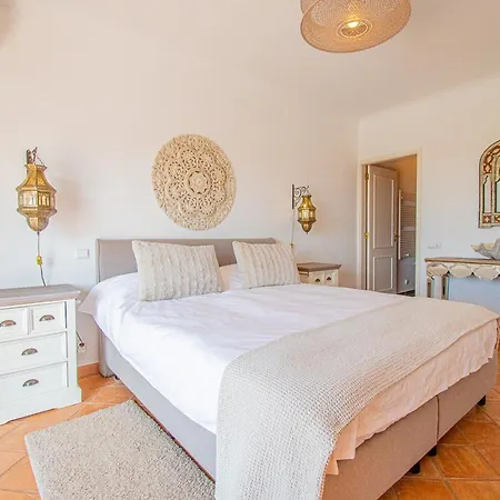 The One Ocean Front - Elegant 3-bedroom *