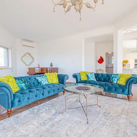 The One Ocean Front - Elegant 3-bedroom