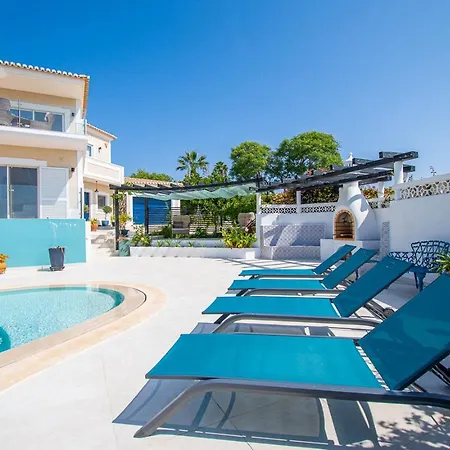 Βίλα The One Ocean Front - Elegant 3-bedroom *