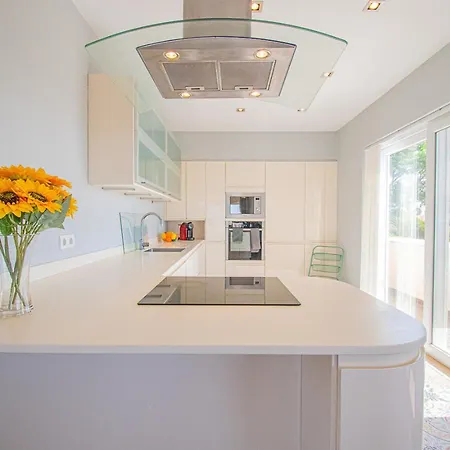 The One Ocean Front - Elegant 3-bedroom Вилла