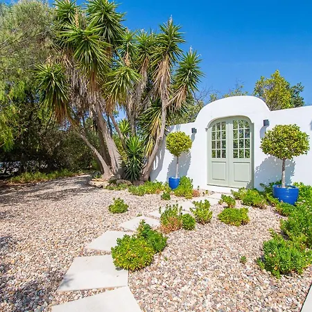 Вилла The One Ocean Front - Elegant 3-bedroom